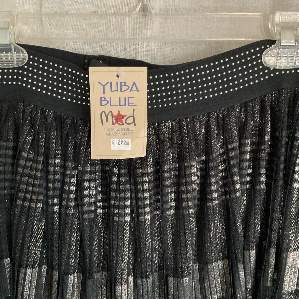 Black/silver Skirt NWT